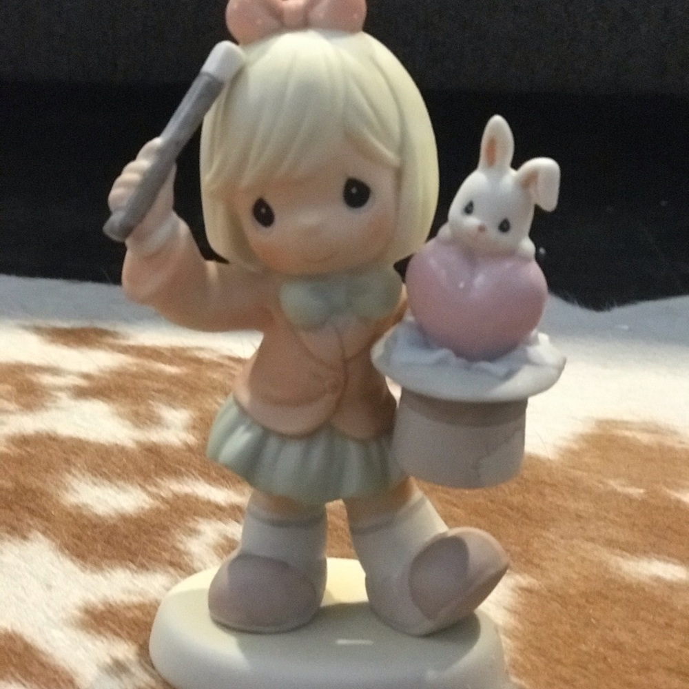 Precious Moments *WITH peach BOX*